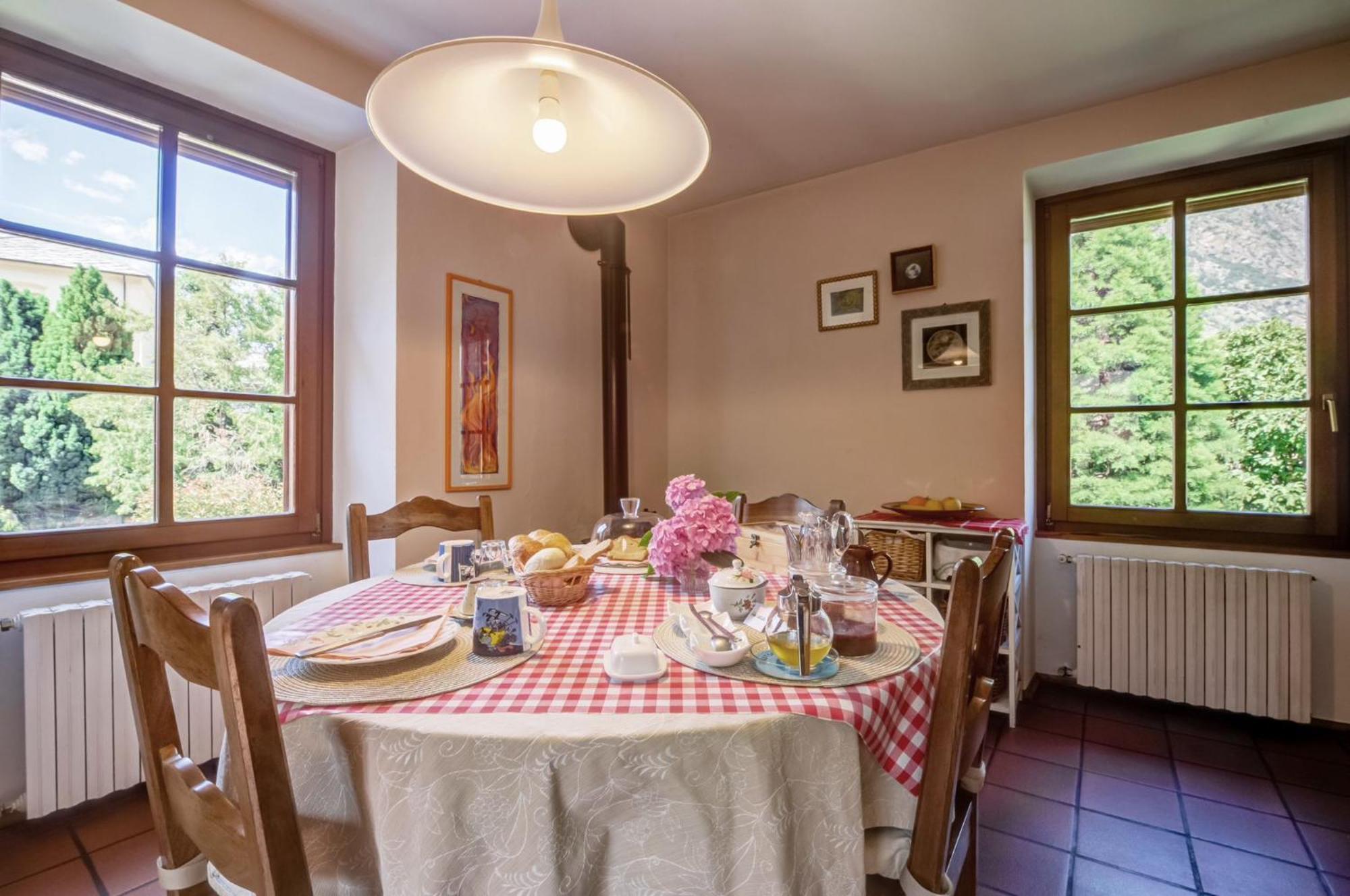 Il Pellegrino Bed & Breakfast Issogne Eksteriør bilde